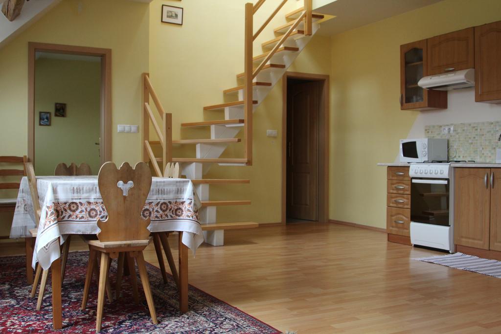 Apartmany Racianska Bratislava Ruang foto