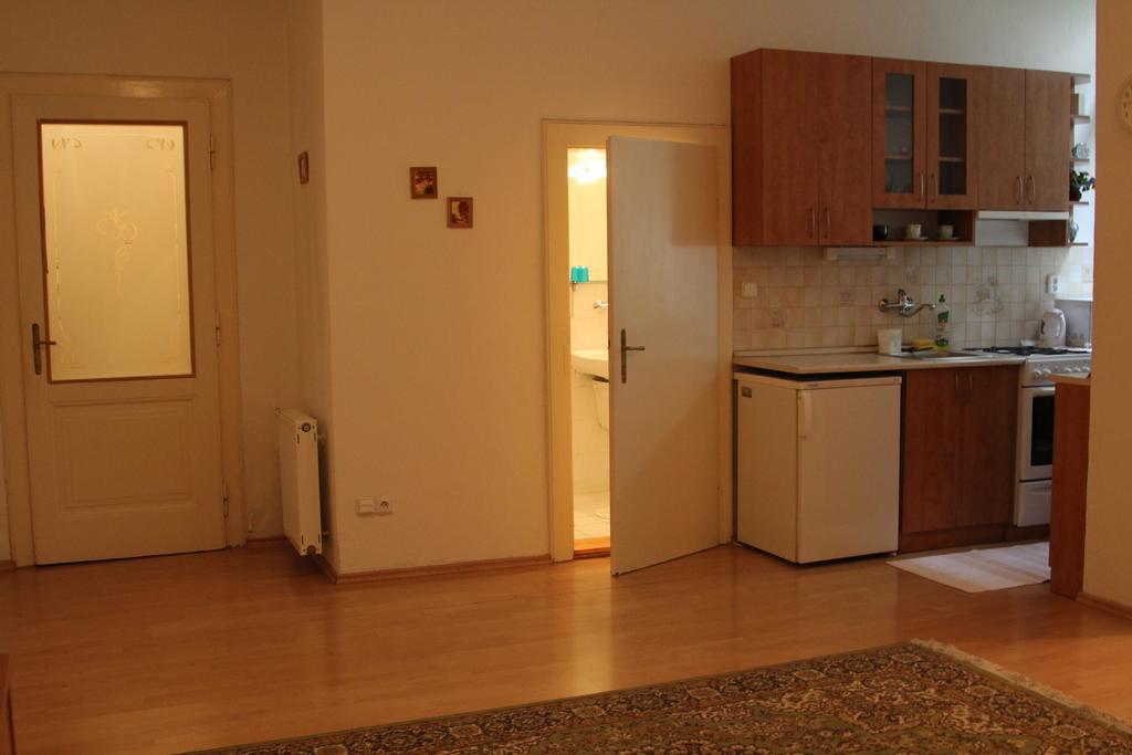 Apartmany Racianska Bratislava Ruang foto