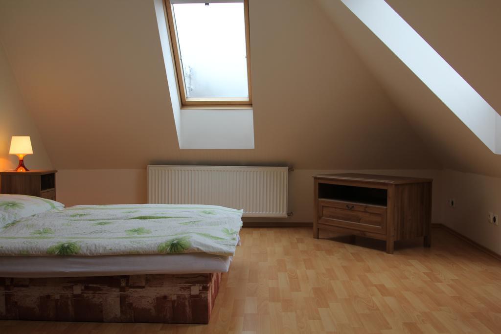 Apartmany Racianska Bratislava Ruang foto