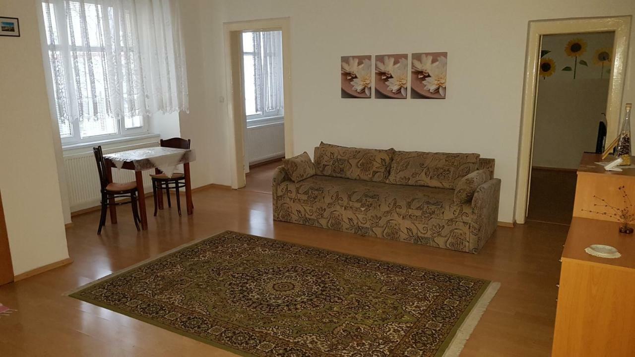 Apartmany Racianska Bratislava Ruang foto